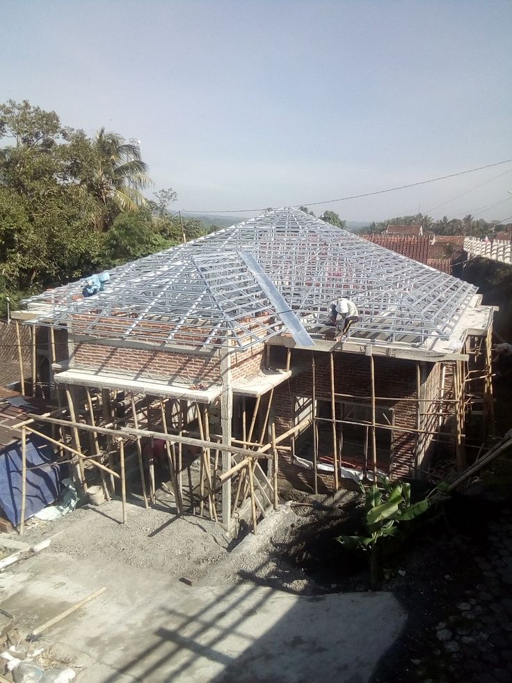 Perbaikan Atap Bocor